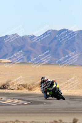 media/Jan-08-2022-SoCal Trackdays (Sat) [[1ec2777125]]/Turn 4 (1145am)/